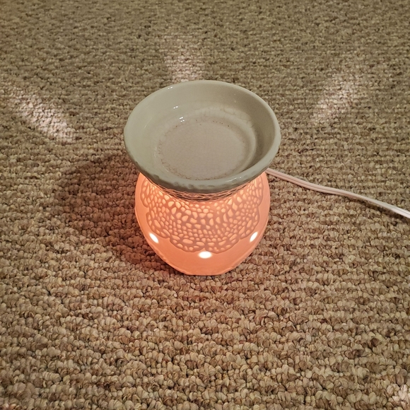SCENTSY HEIRLOOM Full-Size Warmer RETIRED - Picture 3 of 7